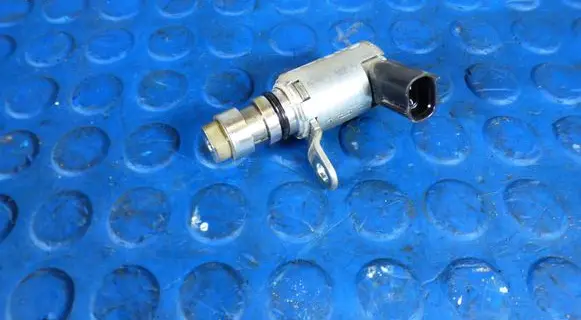 Suzuki Swift III Camshaft position sensor 4498153S0
