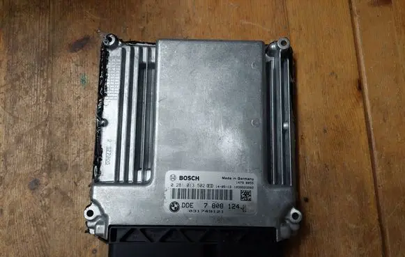 BMW 3 E90 E91 Engine control unit/module 7808124 0281013502 031749121