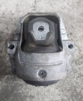 Audi A5 8T 8F Engine mount bracket 8R0199381