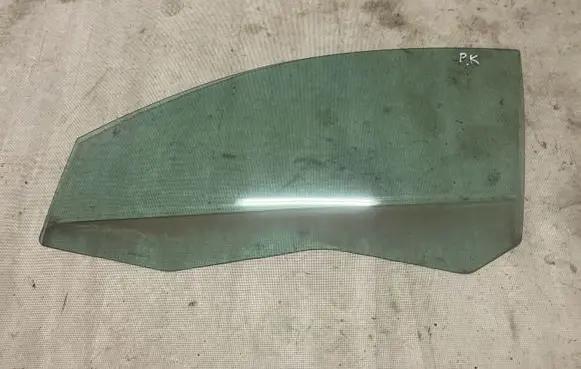 Mercedes-Benz C W204 Front door window/glass (coupe) 