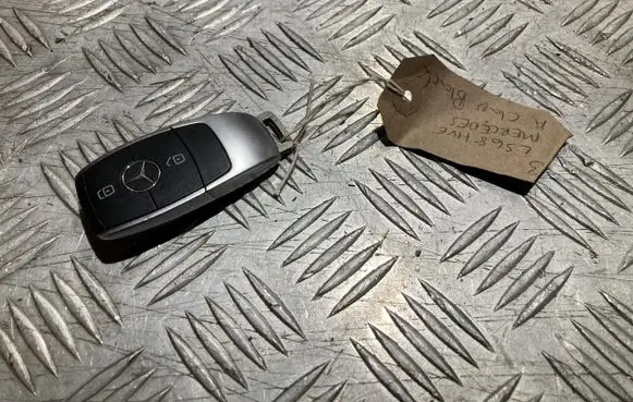 Mercedes-Benz A W177 Ignition key/card A1779057902
