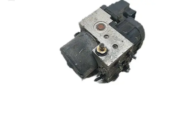 Volvo V40 ABS Pump 30857585