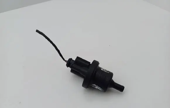 Volkswagen Polo IV 9N3 Valve vacuum 0280142345