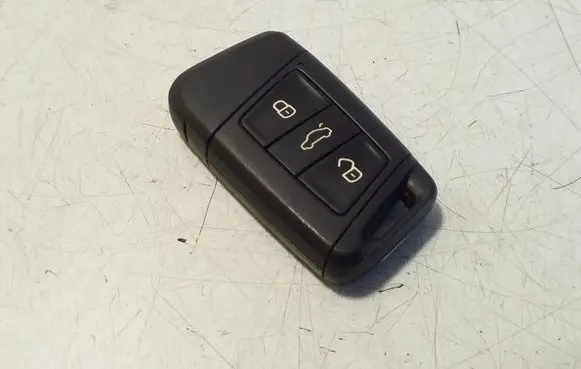 Volkswagen PASSAT B8 Ignition key/card 3G0959752K