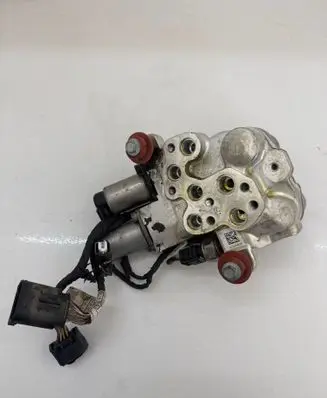 BMW 5 F10 F11 Air suspension compressor 10641010