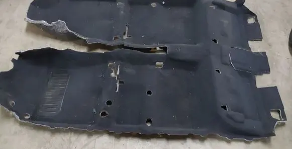 Toyota Avensis T250 Interior carpet 5851005260