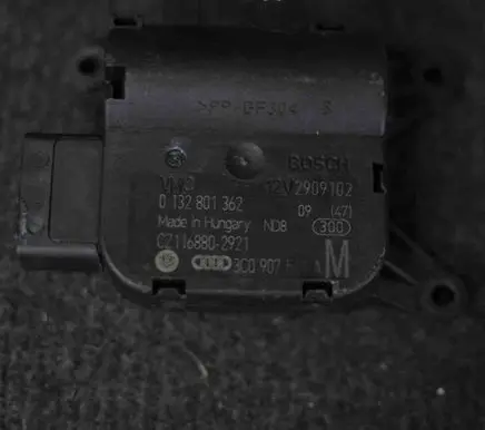 Seat Leon (1P) Air flap motor/actuator 0132801362 1K0907511