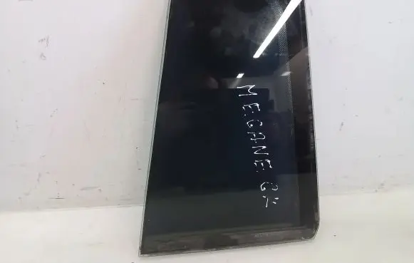 Renault Megane II Rear vent window glass 43R000015