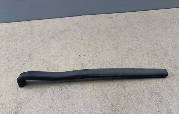 BMW 3 E90 E91 Engine compartment rubber 51767159607 7159607 715965