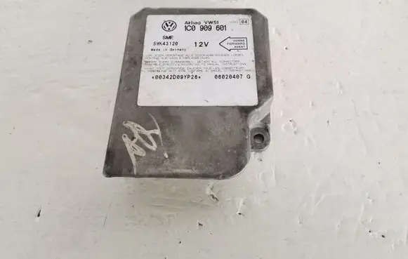 Skoda Octavia Mk2 (1Z) Airbag control unit/module 1C0909601