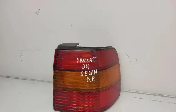 Volkswagen PASSAT B4 Rear/tail lights 3A5945112