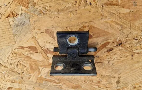 Volvo V70 Rear door upper hinge
