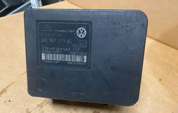 Volkswagen Touran I ABS Pump 1K0907379AC 10096003593 1K0614517AE