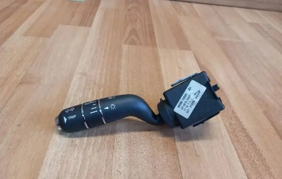 Jaguar XF X250 Indicator stalk 8W8313335 8W8313335AA GP44702002