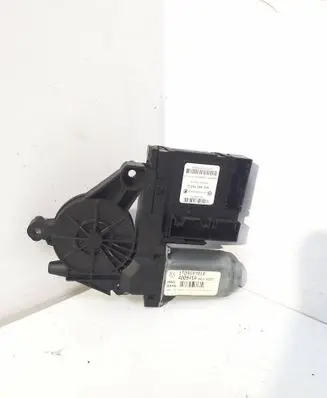 Volkswagen Jetta V Front door window regulator motor 1K0959793G 05074612 12171105050073