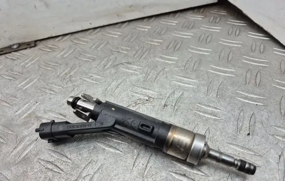 Peugeot 308 Fuel injector 9810335380