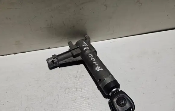 Audi 100 200 5000 C3 Ignition lock 443905851B