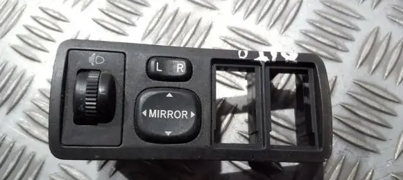Toyota Corolla E120 E130 Wing mirror switch 183574 777665