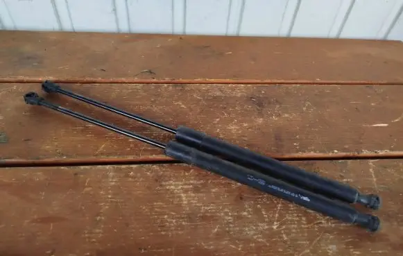 Citroen C3 Tailgate strut 8731T9