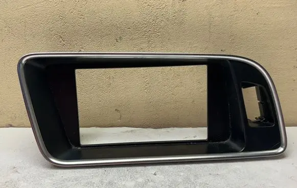 Audi Q5 SQ5 8R Radio/GPS head unit trim 8R1857186P 08112010 901420010981