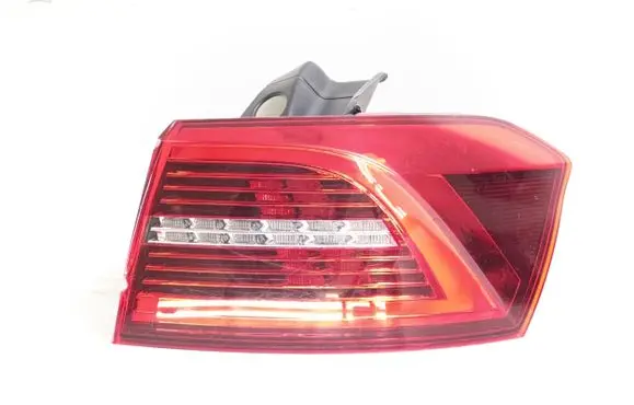 Volkswagen PASSAT B8 Rear/tail lights 3G9945208F