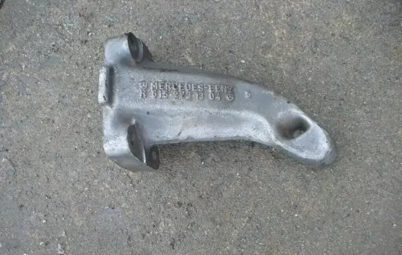 Mercedes-Benz W123 Engine mounting bracket 6152231304