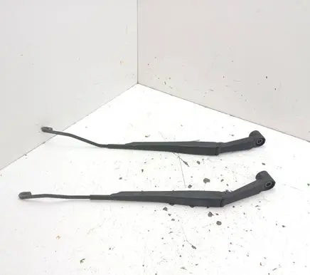 Isuzu D-Max Front wiper blade arm 