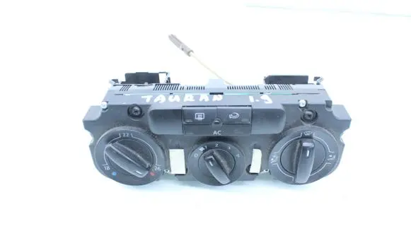 Volkswagen Touran I Climate control unit D134
