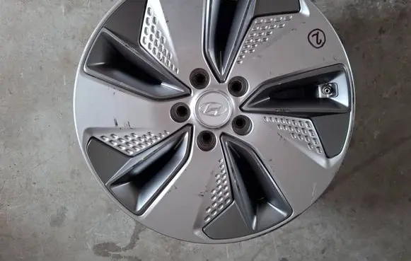 R17 alloy rim