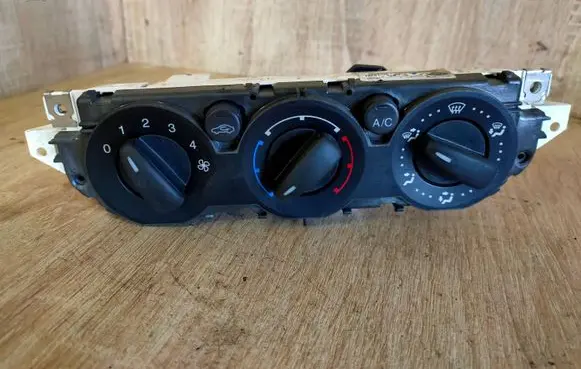 Ford Focus Climate control unit 7M5T19980AA
