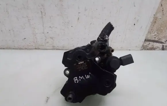 BMW 3 E46 Fuel injection high pressure pump 7788670 0445010045 3063695
