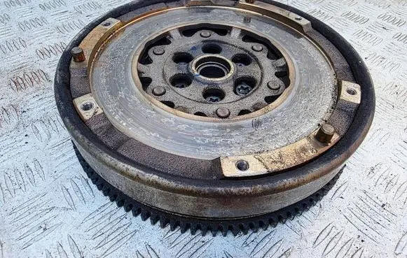 BMW 1 E81 E87 Dual mass flywheel 7560876 21217560876