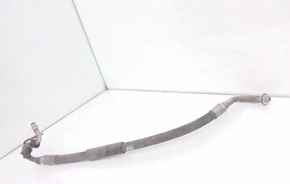 Volkswagen PASSAT B4 Air conditioning (A/C) pipe/hose 3A08207