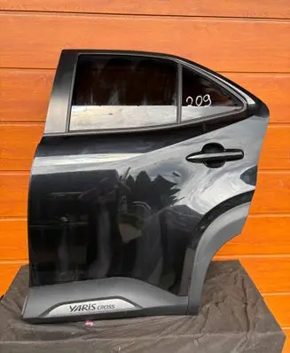 Toyota Yaris Cross Rear door