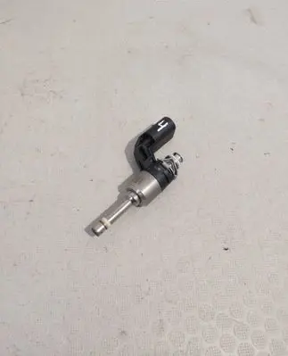 Volkswagen Golf VI Fuel injector 00387H 03C906036F