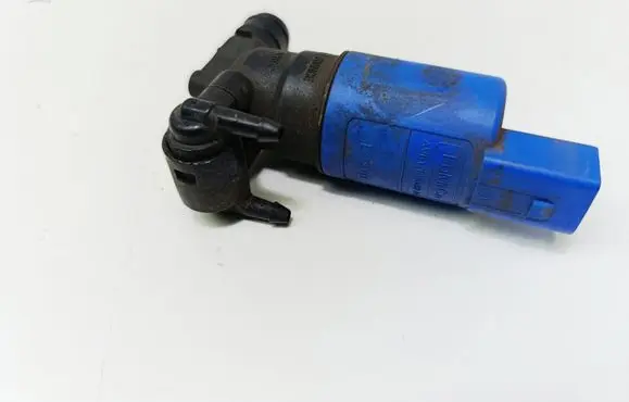 Volvo V60 Windscreen/windshield washer pump AV6113K082AA