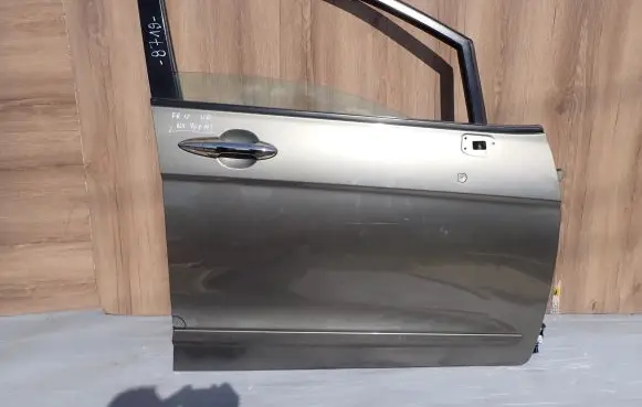 Honda FR-V Rear door