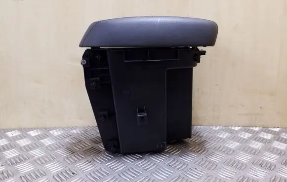 KIA Sportage Armrest 846803W910