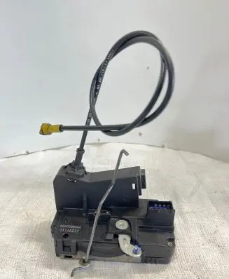 Renault Trafic II (X83) Front door lock 8200008246 91166237
