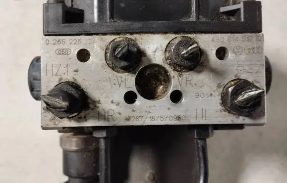 Audi A6 S6 C5 4B ABS Pump