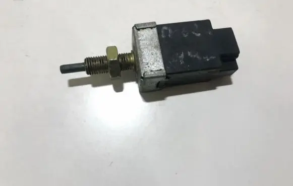 Mazda 626 Brake pedal sensor switch