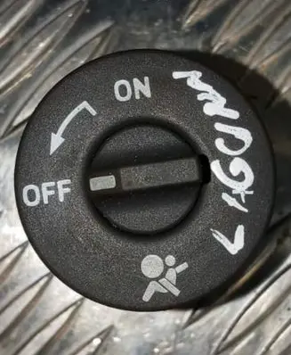 Renault Laguna II Passenger airbag on/off switch 8200169589B
