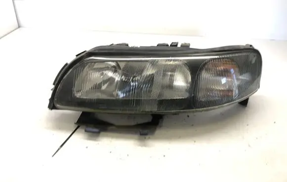 Volvo V70 Headlight/headlamp 8662919 89006878