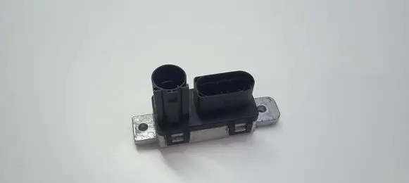 Land Rover Discovery 5 Glow plug pre-heat relay FPLA12B533BD