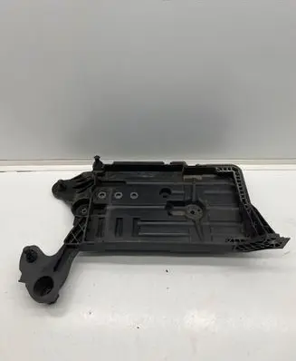 Volkswagen PASSAT B8 Battery tray 5Q0915321J 5Q0915331A