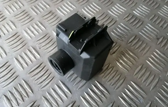 Mercedes-Benz GLE (W166 - C292) Ignition lock A1669059702