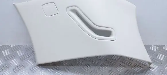 (D)pillar trim (top)
