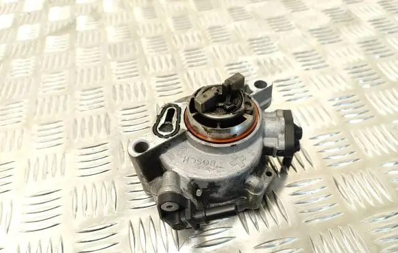 Citroen DS7 Crossback Vacuum pump 9804021880