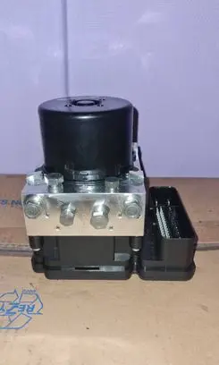 Ford Focus ABS Pump 10096101943