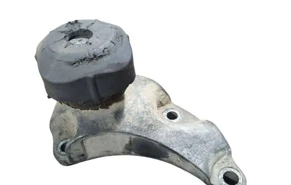 Audi A6 S6 C6 4F Engine mounting bracket 4F0199343M